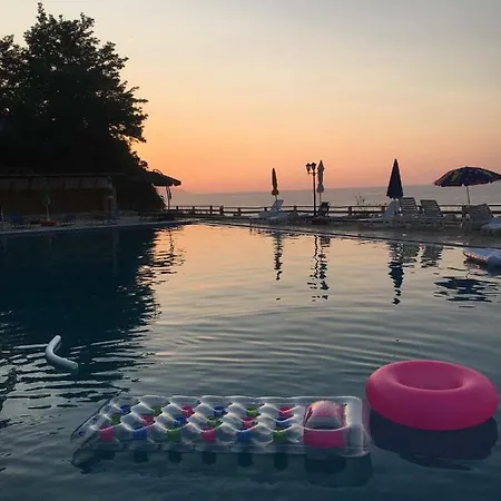 Iris * Vlorë